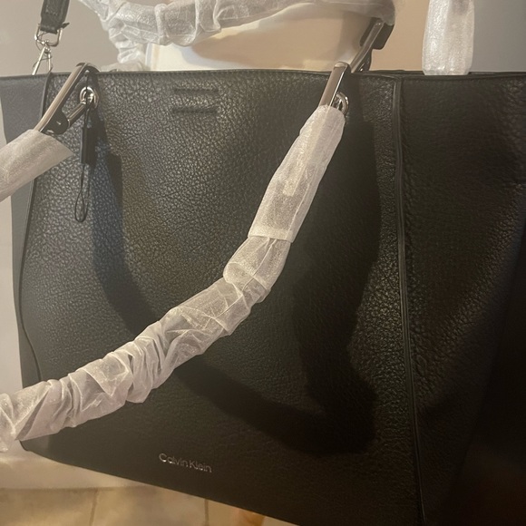 Calvin Klein handbag - Picture 4 of 6